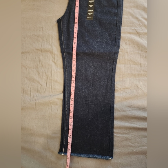 DKNY Rivington Dark Indigo Cropped Jeans 31/12 - Picture 5 of 6